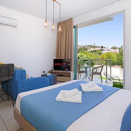 Meryl - Coralli Beachfront Apartment Protaras Exterior photo
