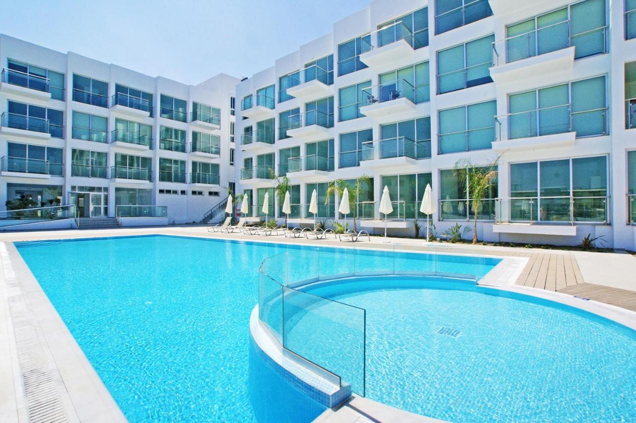 Meryl - Coralli Beachfront Apartment Protaras Exterior photo