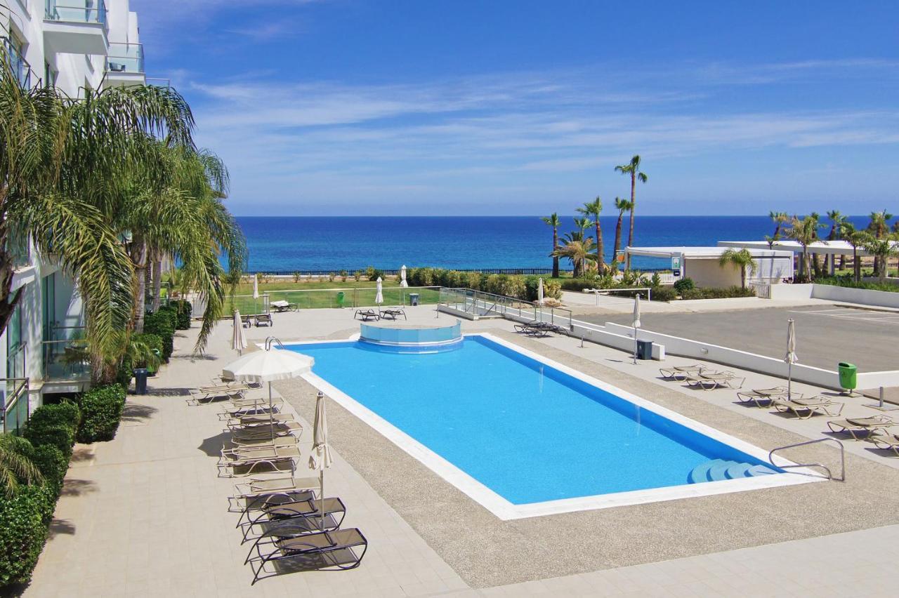 Meryl - Coralli Beachfront Apartment Protaras Exterior photo