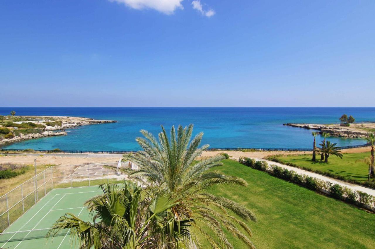 Meryl - Coralli Beachfront Apartment Protaras Exterior photo