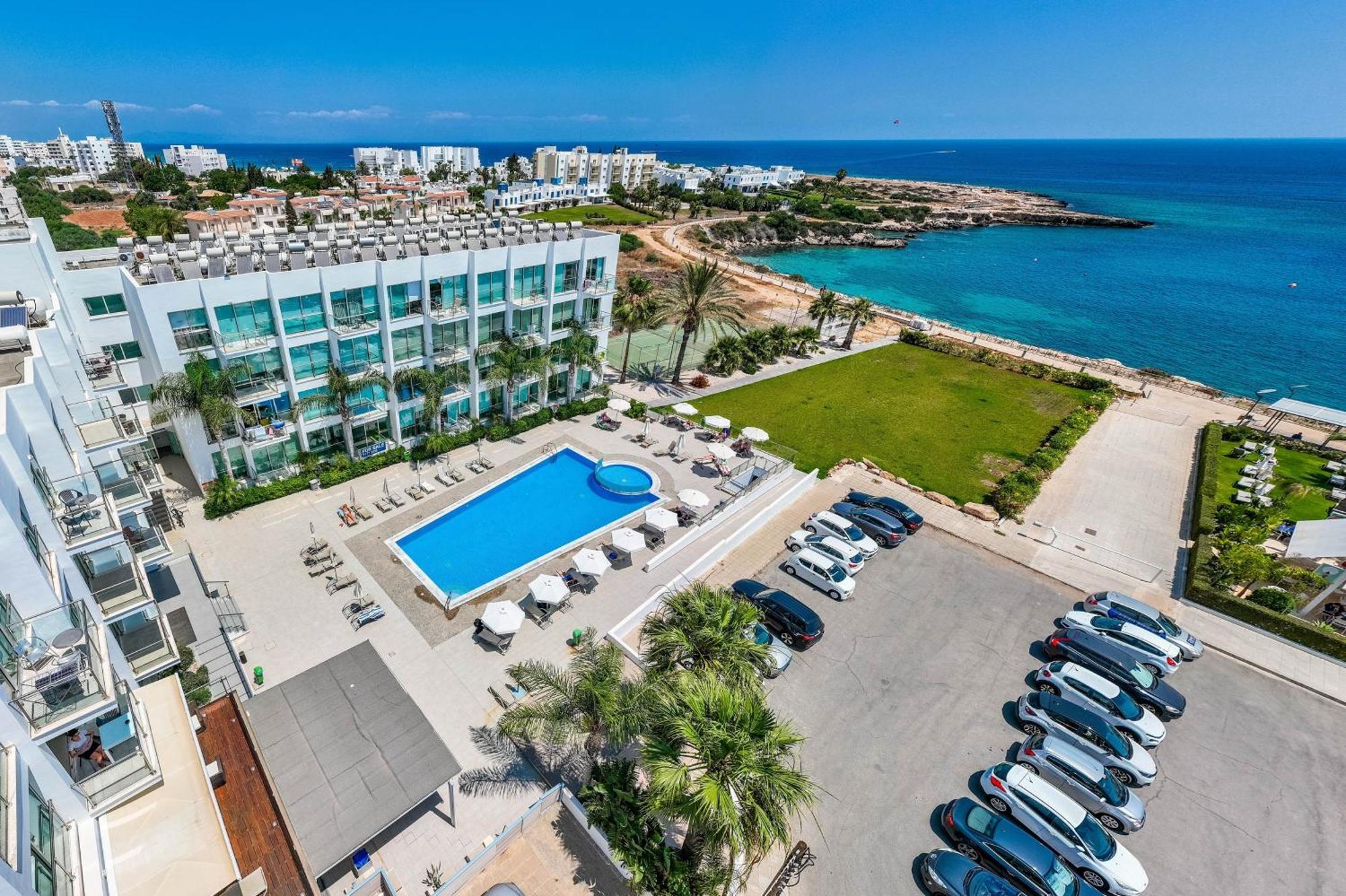 Meryl - Coralli Beachfront Apartment Protaras Exterior photo