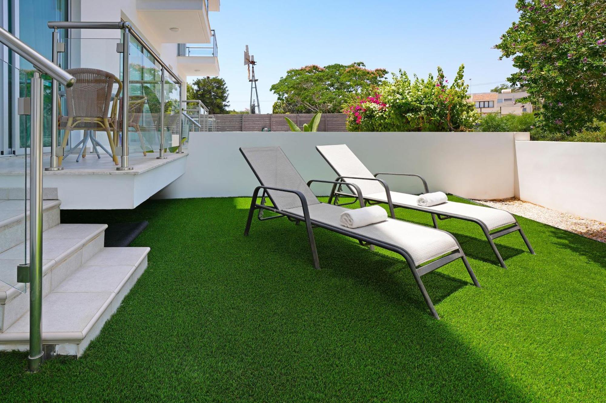 Meryl - Coralli Beachfront Apartment Protaras Exterior photo